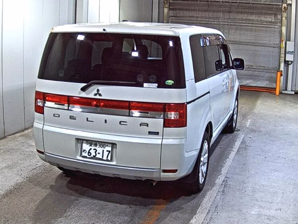 MITSUBISHI DELICA D:5