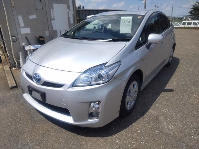 TOYOTA PRIUS
