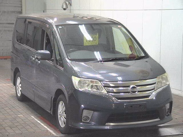 NISSAN SERENA