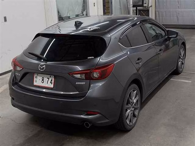 MAZDA AXELA