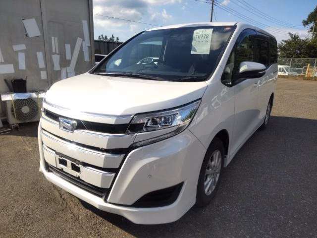TOYOTA NOAH