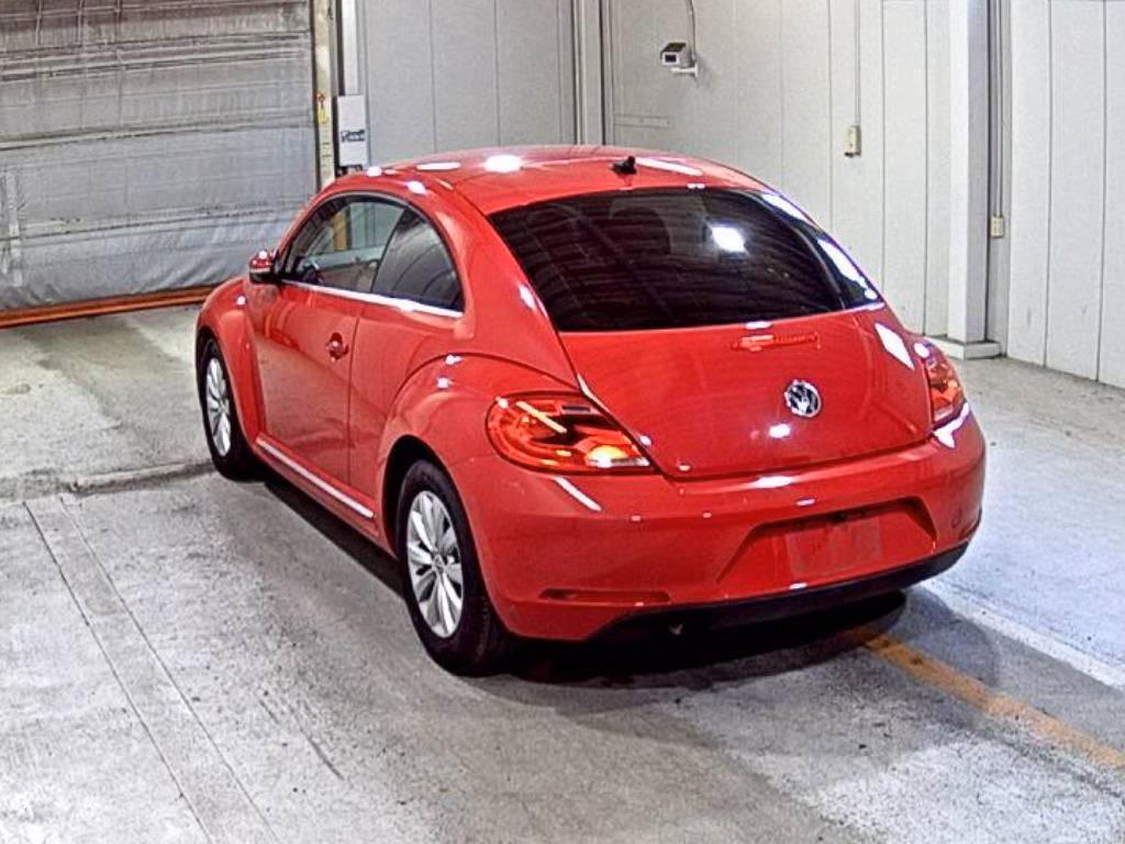 VOLKSWAGEN BEETLE