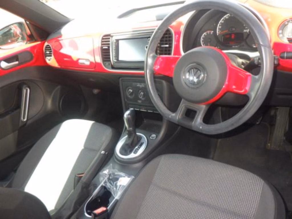 VOLKSWAGEN BEETLE