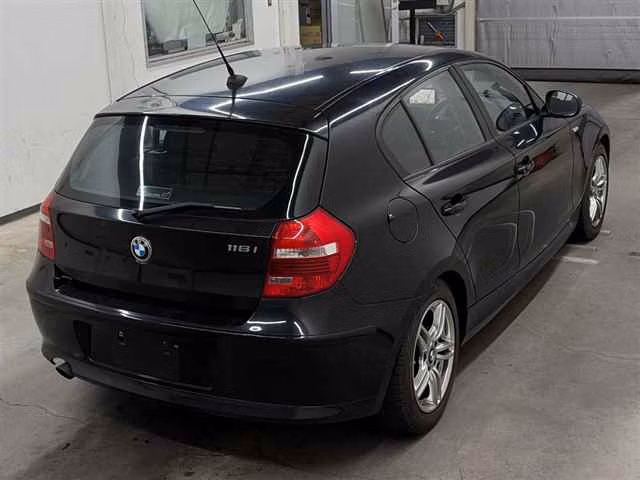BMW 1-SERIES