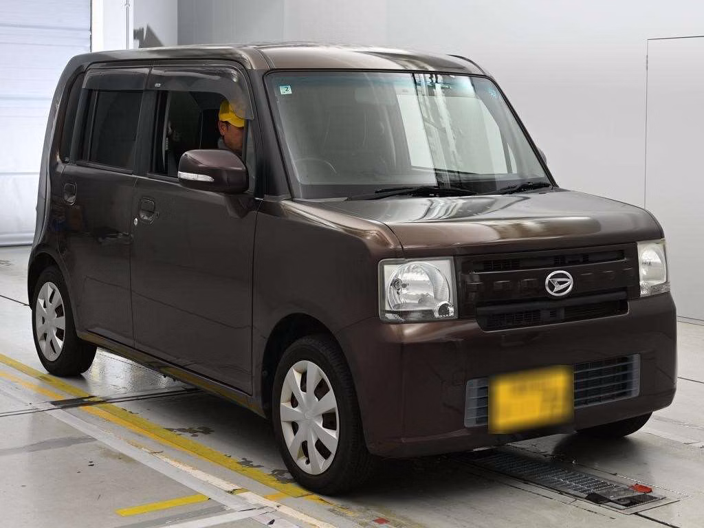 DAIHATSU MOVE CONTE