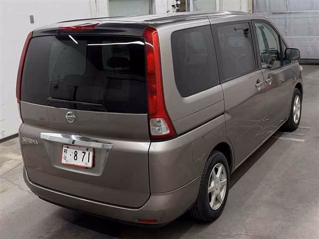 NISSAN SERENA