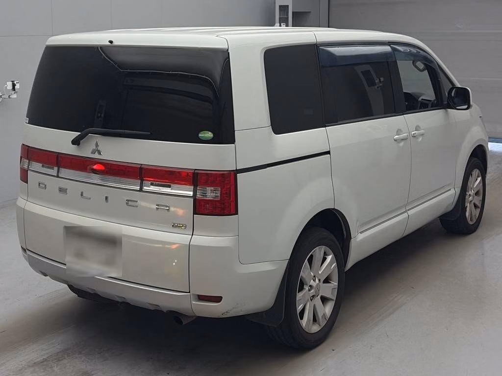 MITSUBISHI DELICA D:5