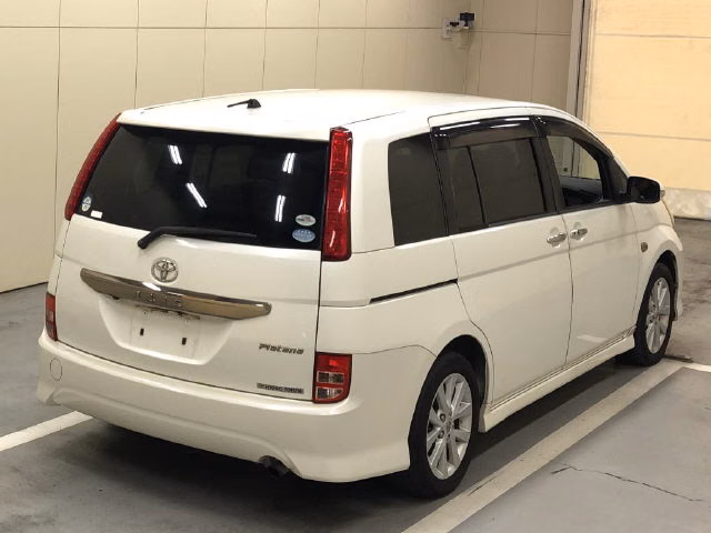 TOYOTA ISIS