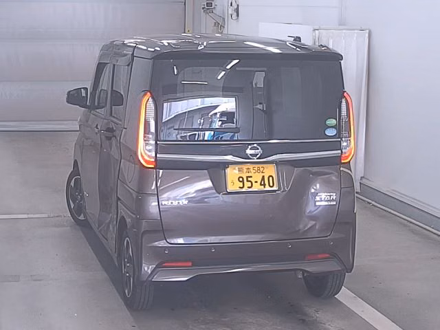 NISSAN ROOX