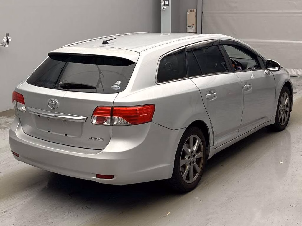 TOYOTA AVENSIS