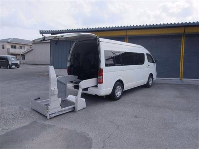 TOYOTA REGIUS ACE