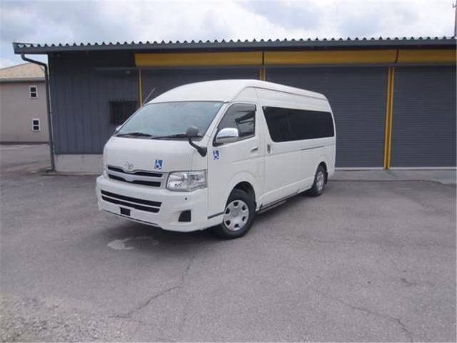 TOYOTA REGIUS ACE