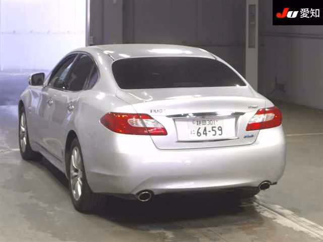 NISSAN FUGA