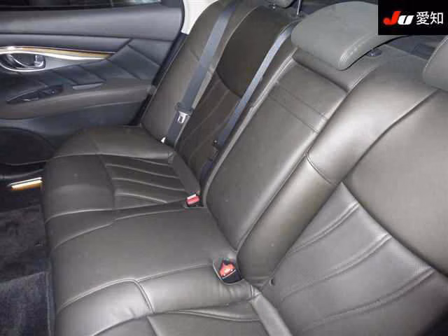 NISSAN FUGA