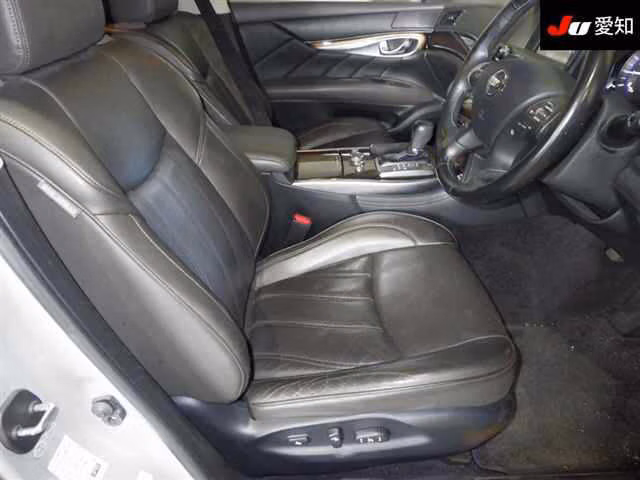 NISSAN FUGA