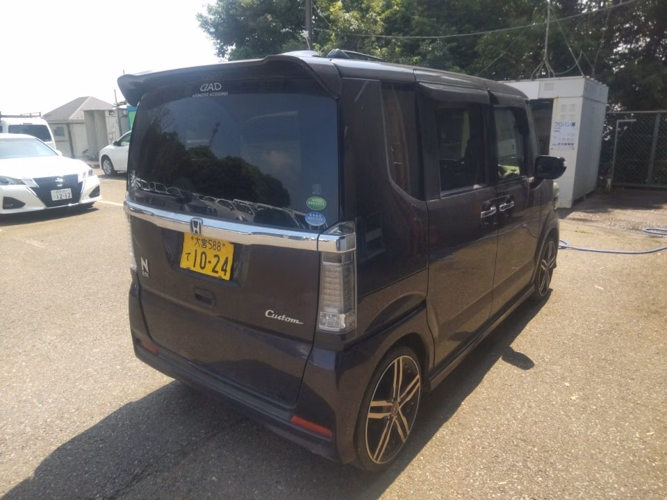HONDA N-BOX