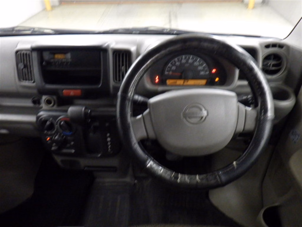 NISSAN NV100 CLIPPER