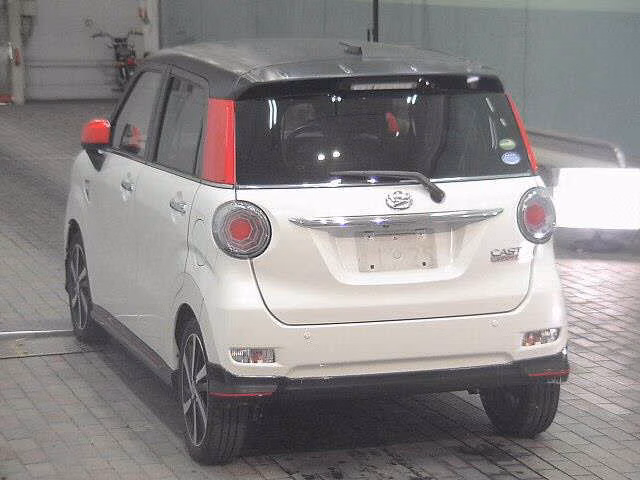 DAIHATSU CAST