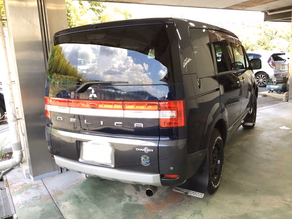 MITSUBISHI DELICA D:5