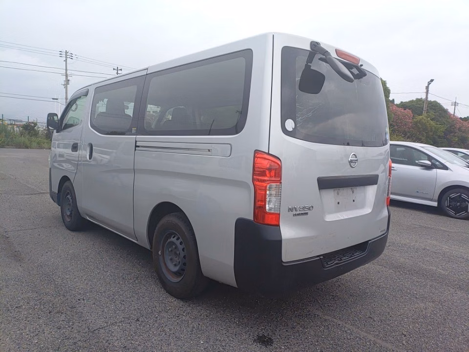 NISSAN NV350 CARAVAN
