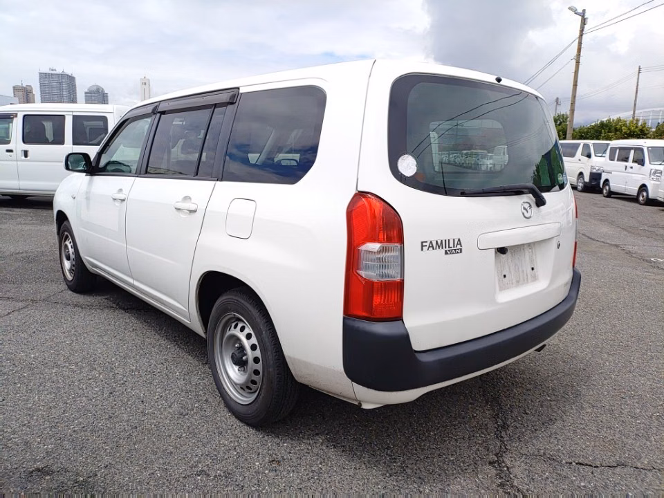 MAZDA FAMILIA