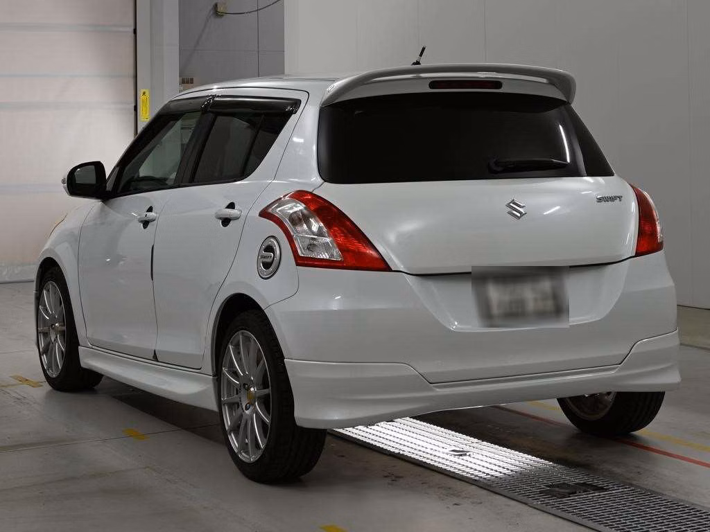 SUZUKI SWIFT
