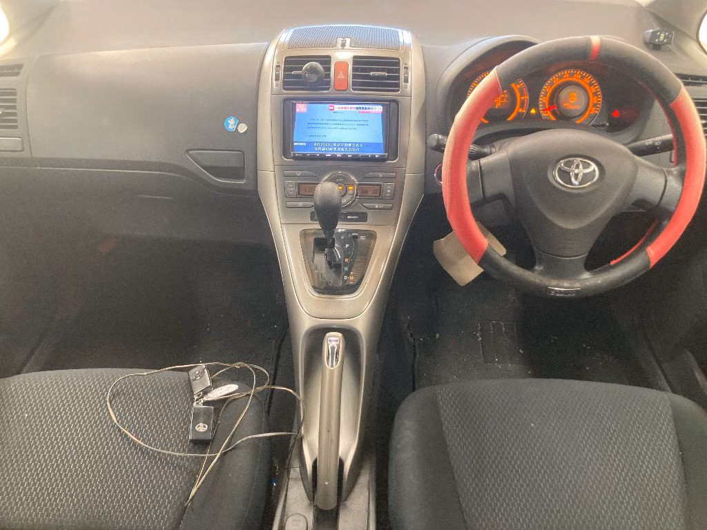 TOYOTA AURIS
