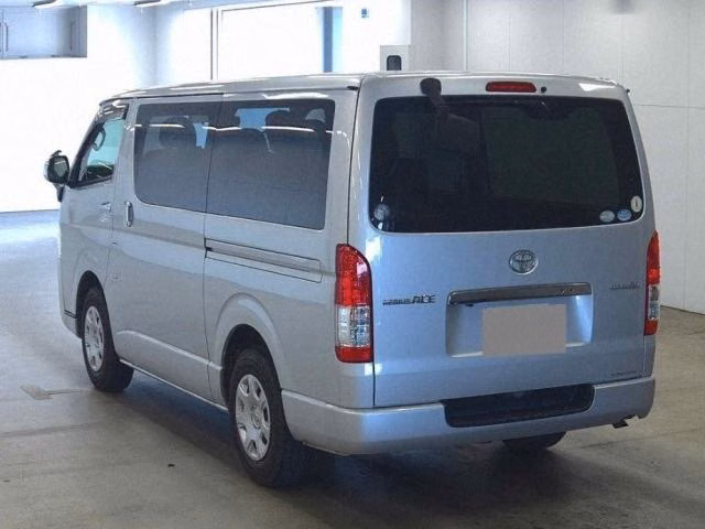 TOYOTA REGIUS ACE