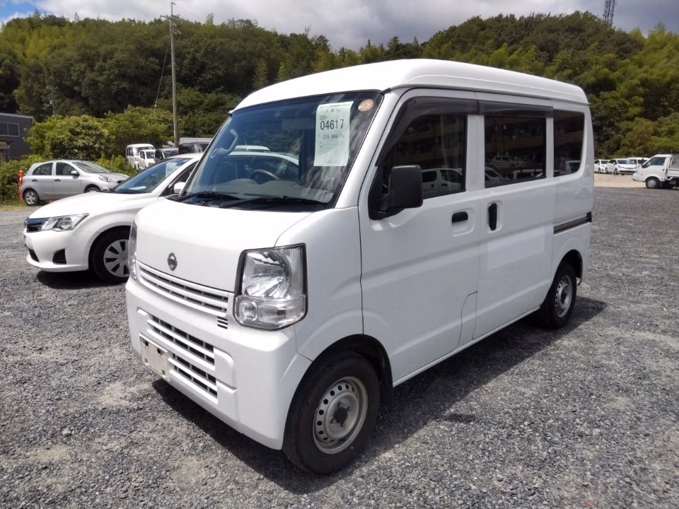 NISSAN NV100 CLIPPER