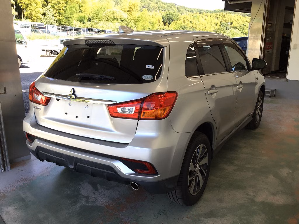 MITSUBISHI RVR