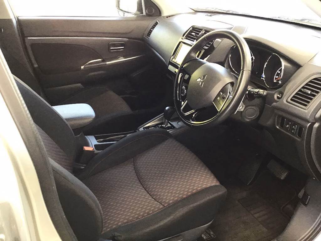 MITSUBISHI RVR