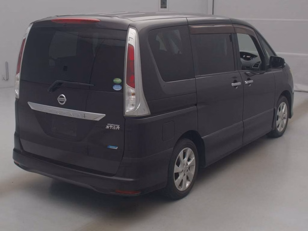 NISSAN SERENA