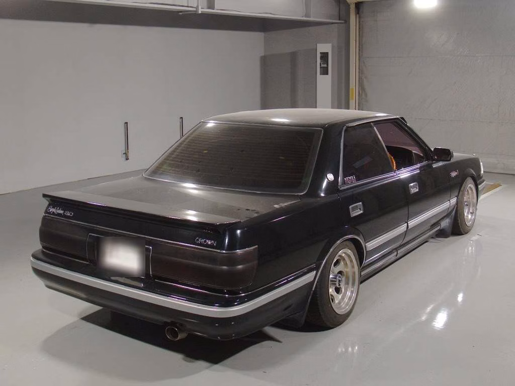 TOYOTA CROWN