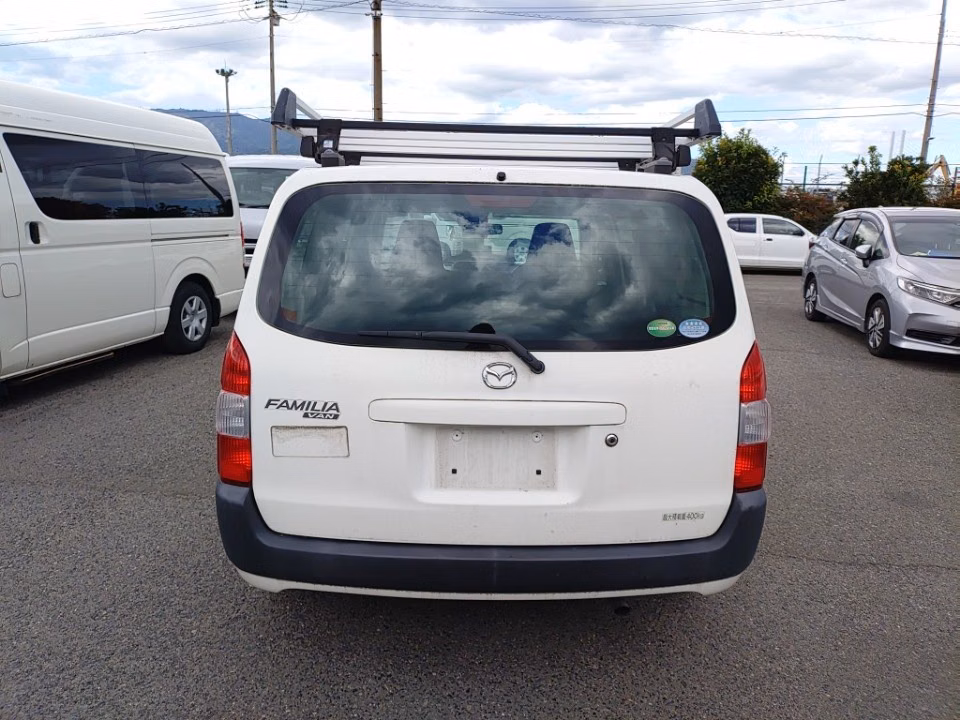 MAZDA FAMILIA