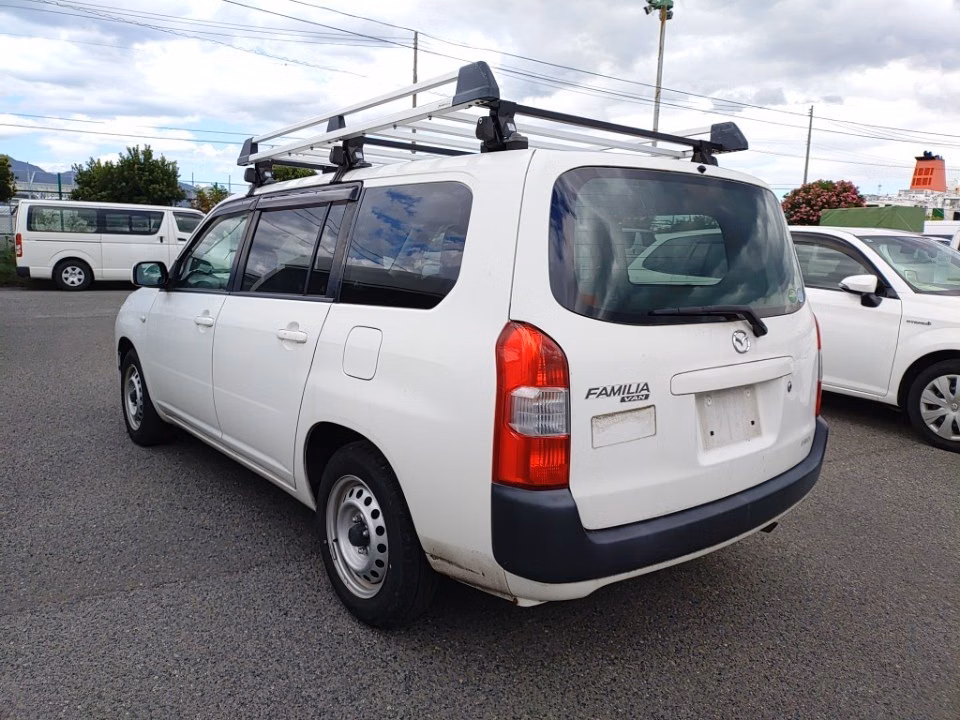 MAZDA FAMILIA