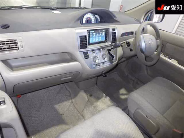 TOYOTA RAUM