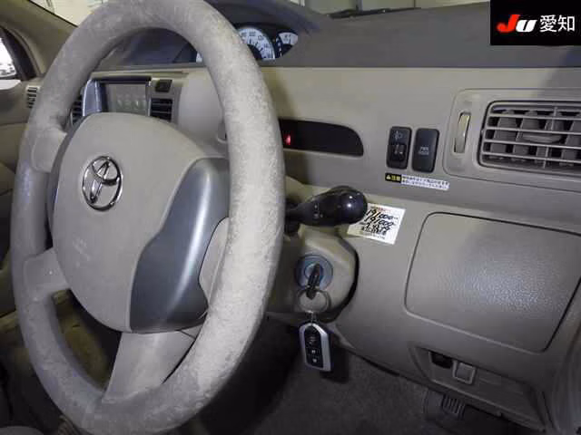 TOYOTA RAUM
