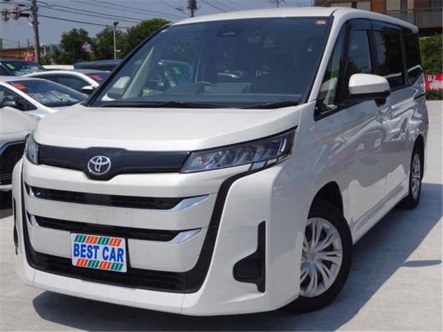TOYOTA NOAH