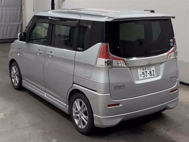 MITSUBISHI DELICA D:2