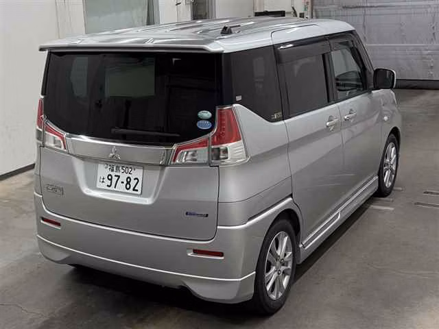 MITSUBISHI DELICA D:2