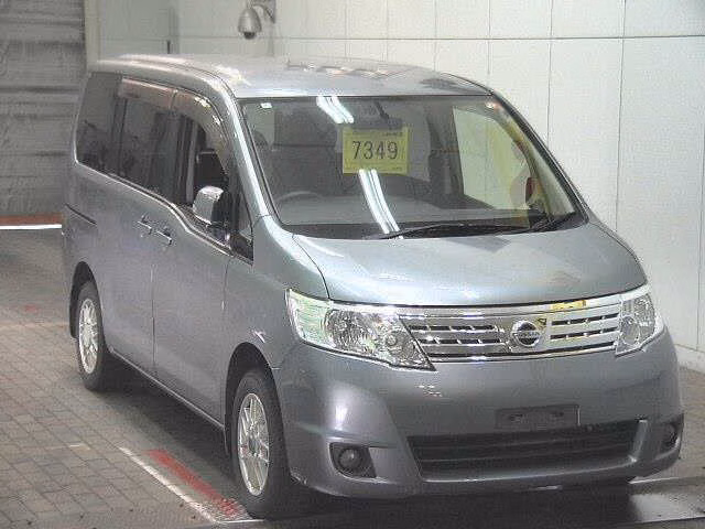 NISSAN SERENA