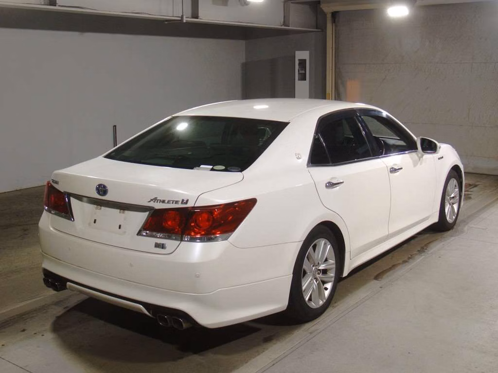 TOYOTA CROWN