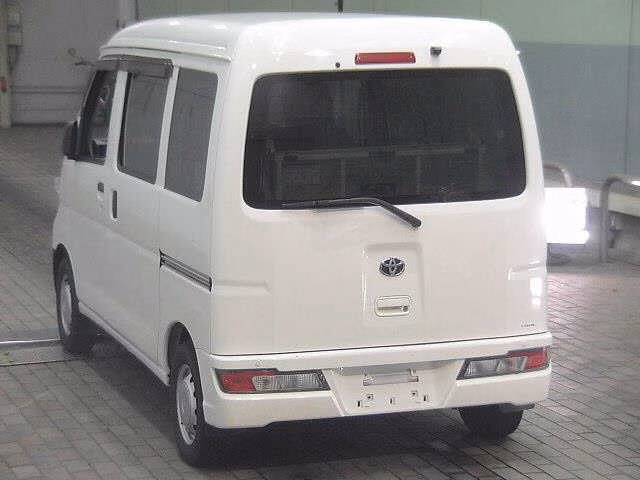 TOYOTA PIXIS VAN