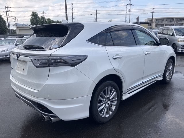 TOYOTA HARRIER