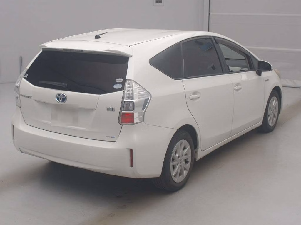 TOYOTA PRIUS ALPHA