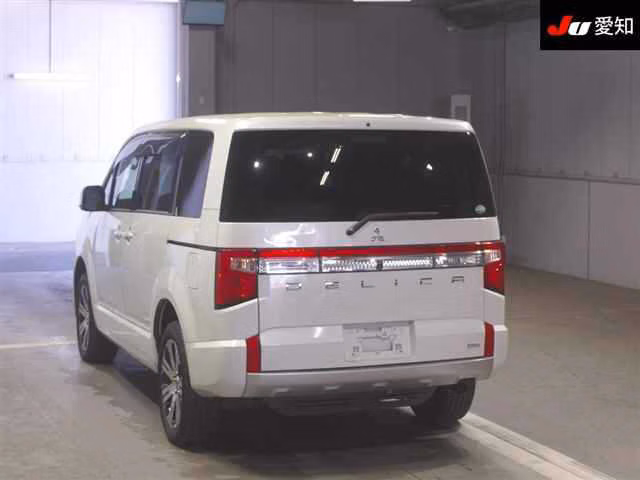 MITSUBISHI DELICA D:5
