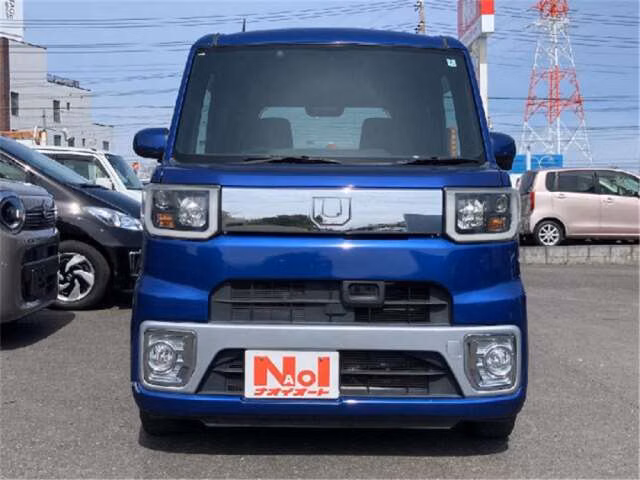 DAIHATSU WAKE