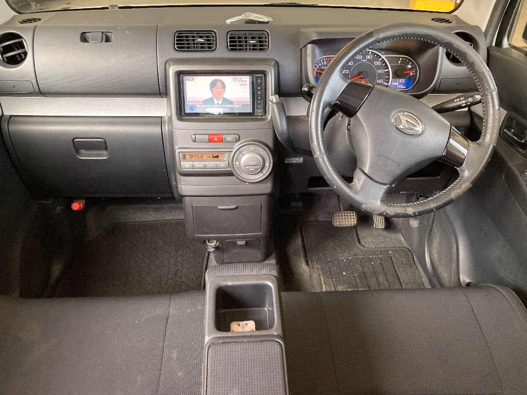 DAIHATSU MOVE CONTE
