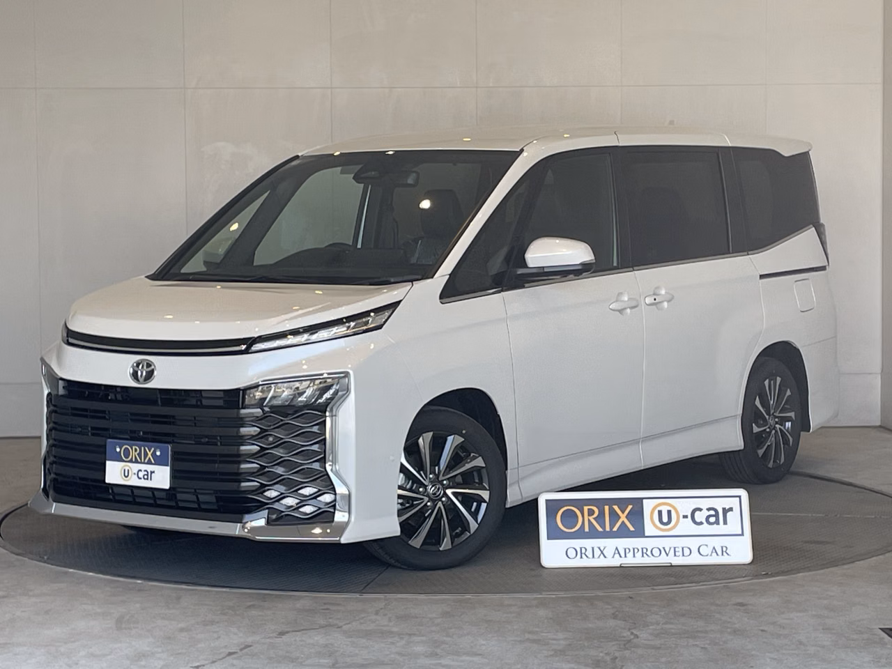 TOYOTA VOXY