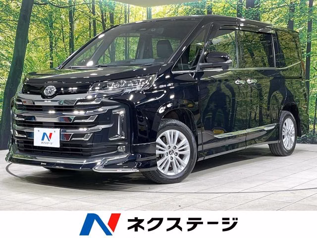 TOYOTA NOAH